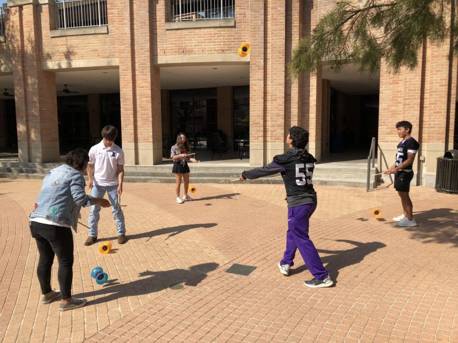 Mandarin class embraces Chinese culture with yo-yo fun