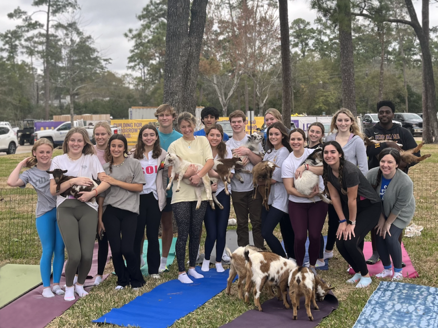 The first period Yoga and Wellness class gathers around for a group photo with the goats. This was the first year that the class decided to include goat yoga into the curriculum. After spending an hour and 20 minutes with the baby goats, all the students agreed that this activity was a success. 
