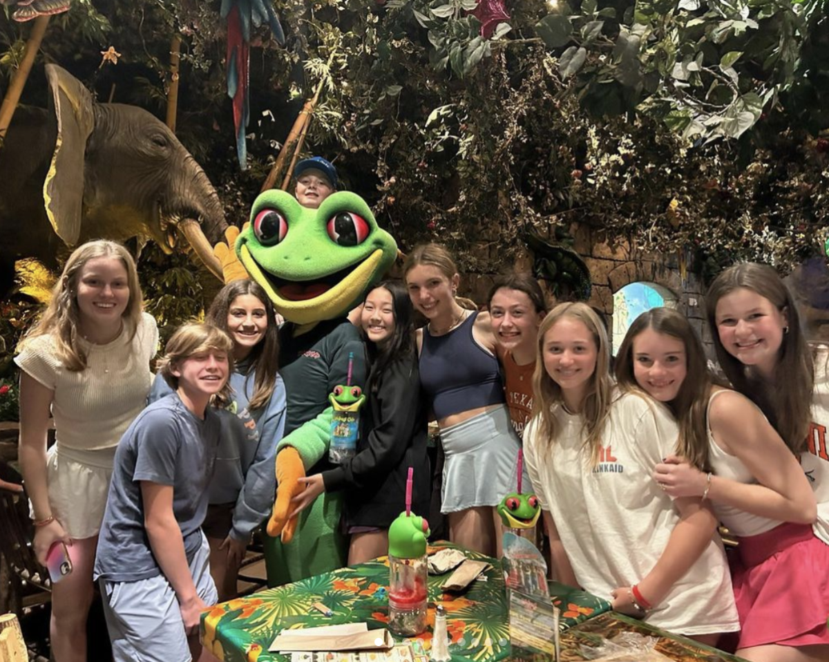 The Grove Eats team and their friends celebrate 100 followers with an immersive dining experience at the Rainforest Café.